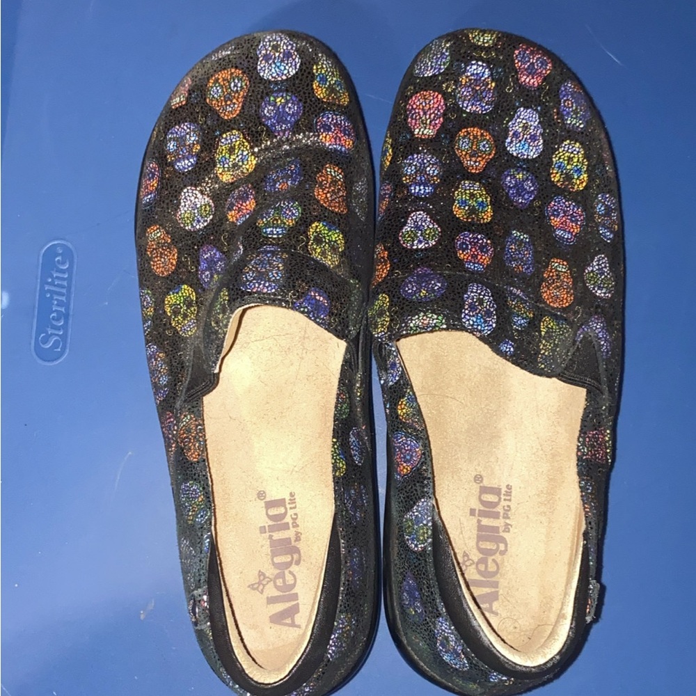 Alegria sugar skull clogs